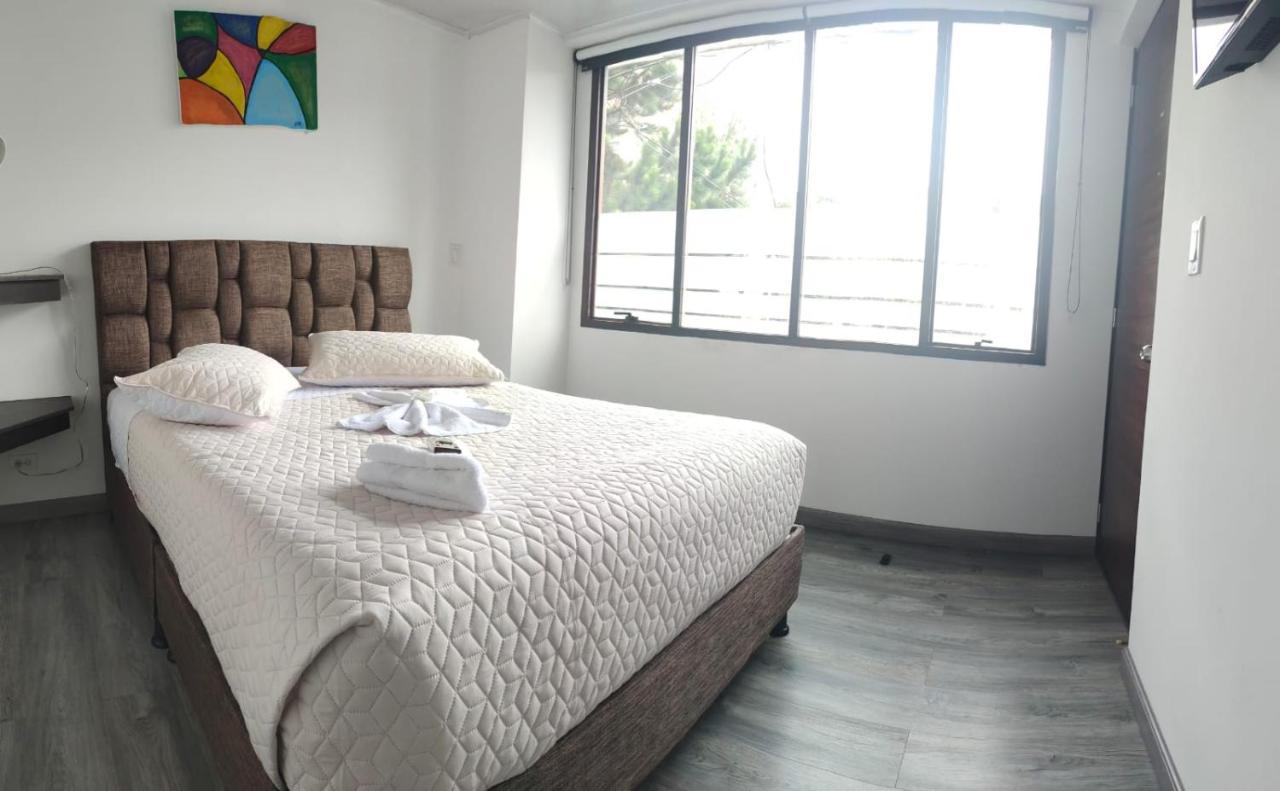 Hotel Kristal Ferial Bogotá Esterno foto