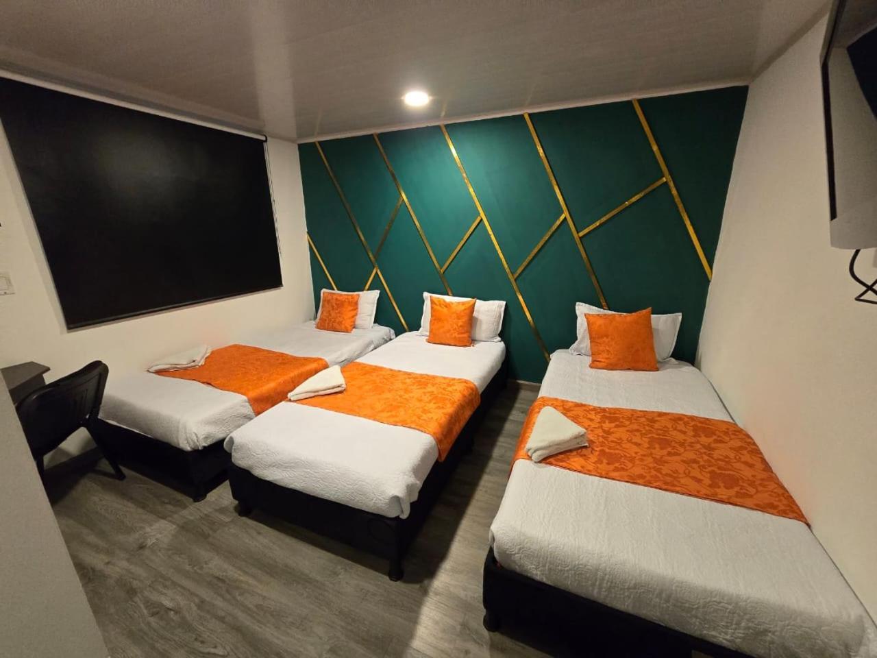 Hotel Kristal Ferial Bogotá Esterno foto