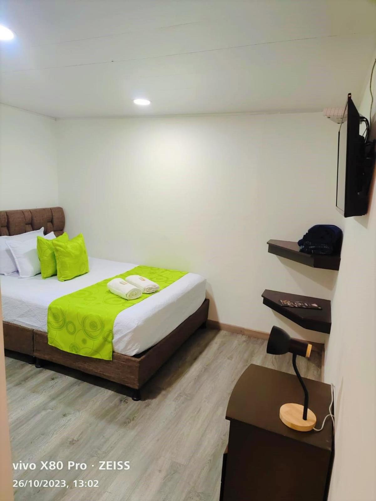Hotel Kristal Ferial Bogotá Esterno foto