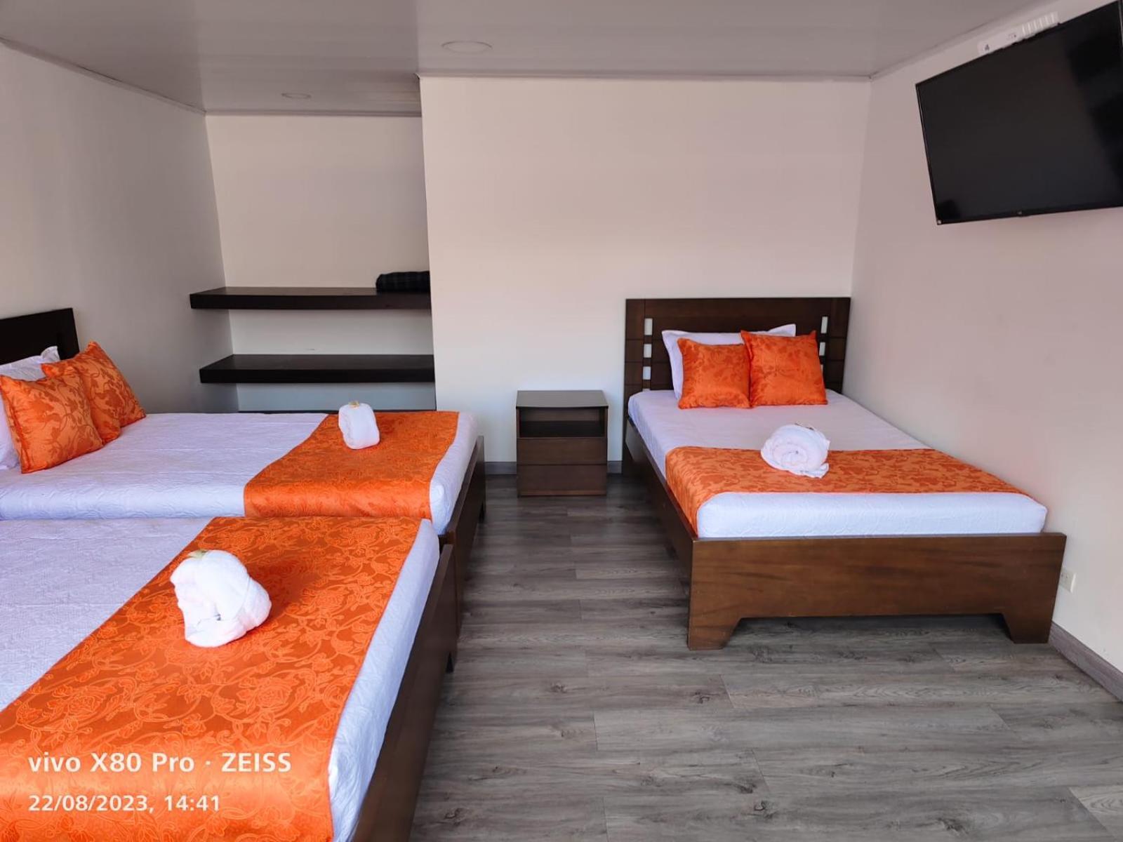 Hotel Kristal Ferial Bogotá Esterno foto