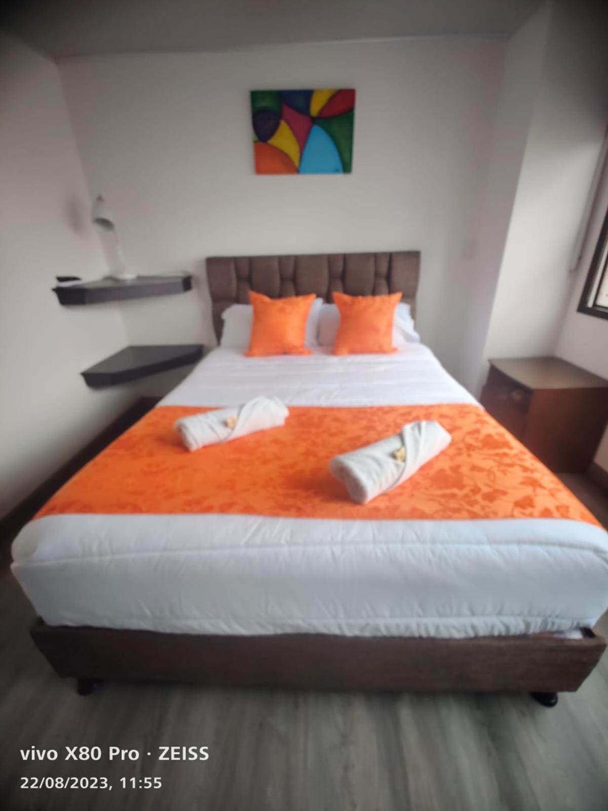 Hotel Kristal Ferial Bogotá Esterno foto